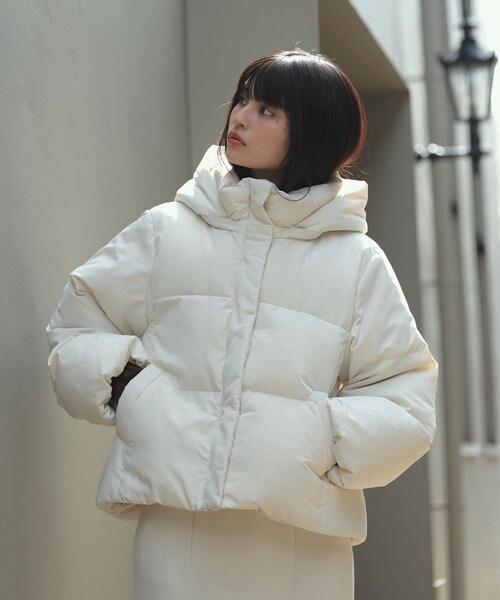 VIS（ビス）の「【アウター総選挙3位】フード取り外し可能軽量ダウンブルゾン/2WAY・撥水加工（ダウンジャケット/コート・レディース・ブラック/オフホワイト/ピンク・L/M）」の5枚目の写真