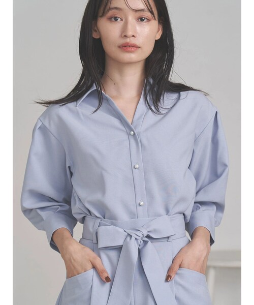 TONAL（トーナル）の「マルチセットタックショルダーパール釦シャツ（シャツ/ブラウス・レディース・オフホワイト/チャコールグレー/アイスブルー/ネイビー/ベージュ・M）」の4枚目の写真