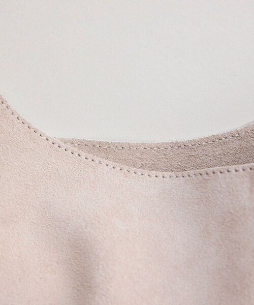 ADAM ET ROPE'（アダムエロペ）の「【NICENESS/ナイスネス】S.O.LOWE-MIDI（ショルダーバッグ・メンズ・キナリ/キャメル・F）」の6枚目の写真