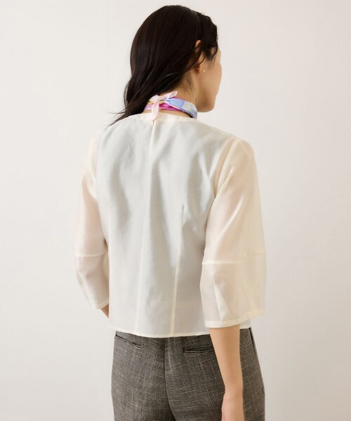 ROPE'(ロペ)の「ランタンスリーブシルクライクブラウス/イージーケア(シャツ/ブラウス・レディース・スミクロ/オフホワイト/ブルー・F)」の21枚目の写真