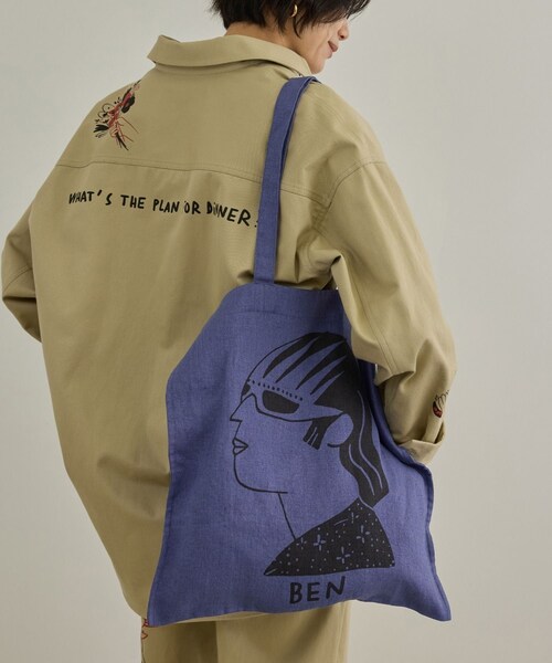 ADAM ET ROPE'(アダムエロペ)の「【Camille de Cussac by SALON】アートリネントートバッグ/ A4対応(トートバッグ・レディース・ベージュ/ブルー/レッド・F)」の9枚目の写真