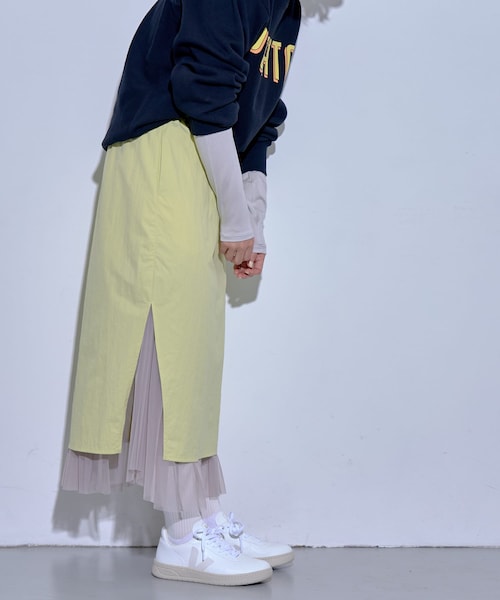 THE GOODLAND MARKET（ザグッドランドマーケット）の「『別注』MIDIUMISOLID×TGM　RE Nylon layered skirt（スカート・レディース・BEIGE/Y.GREEN/BLACK・FREE）」の3枚目の写真