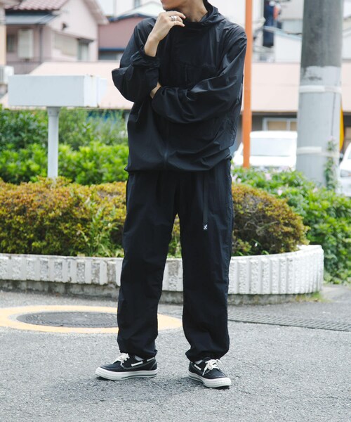 URBAN RESEARCH（アーバンリサーチ）の「Afterglow　15D CORDURA EDC HOODIE（パーカー・メンズ・CHARCOAL/BLACK・L/XL）」の10枚目の写真