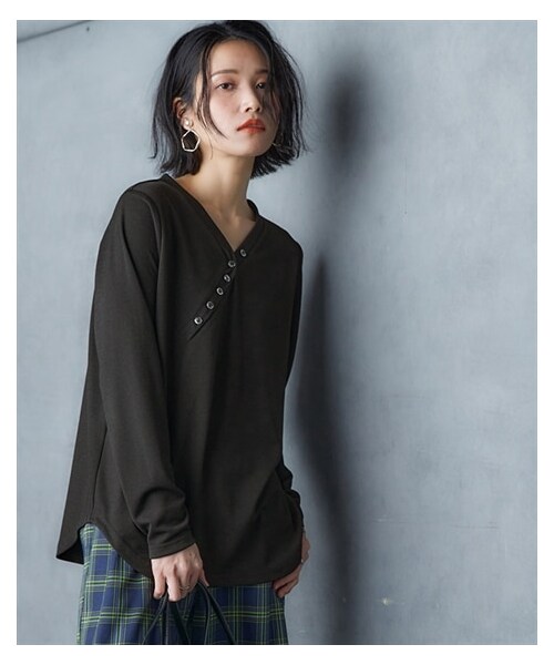 nissen（ニッセン）の「ヘンリーネック斜めボタン長袖Tシャツ ［Soiunique］（Tシャツ/カットソー・レディース・ブラック/ネイビー/グリーン・M/L/LL）」の7枚目の写真