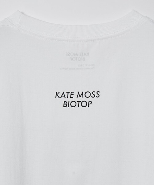 ADAM ET ROPE'（アダムエロペ）の「9/1(金)12:00〜 予約受付開始【KateMoss by David Sims】 Looks Can Kill T（Tシャツ/カットソー・レディース・ブラック/ホワイト・XL/L/M）」の19枚目の写真
