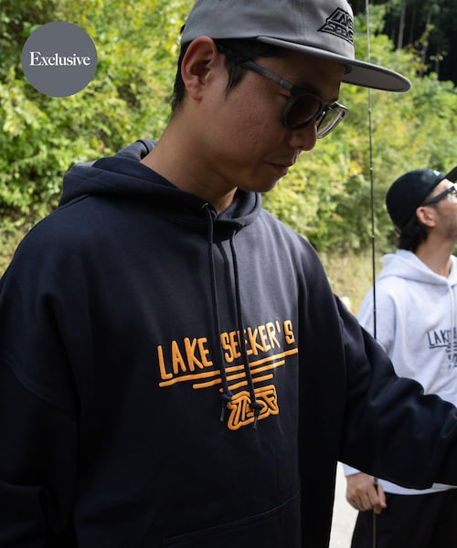 URBAN RESEARCH(アーバンリサーチ)の「『別注』TASF×LAKE SEEKERS LOVER JIGパーカー(パーカー・メンズ・BLK/GRY/NVY・M/L/XL)」の3枚目の写真