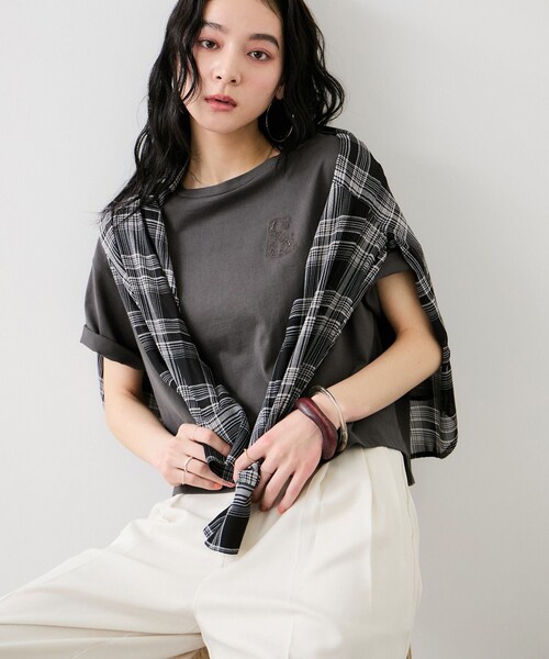 VIS(ビス)の「ボクシークロップド刺繍Tシャツ(Tシャツ/カットソー・レディース・チャコール/ホワイト/ブルー・F)」の10枚目の写真