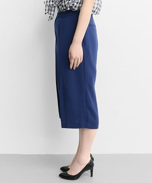 URBAN RESEARCH ROSSO（アーバンリサーチロッソ）の「タッククロップドパンツ（その他パンツ・レディース・BLUE/WHITE/BLACK・36/38）」の16枚目の写真