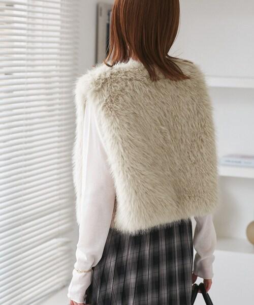 ROPE' PICNIC（ロペピクニック）の「ファーベスト（ベスト・レディース・ダークブラウン/ベージュ・F）」の15枚目の写真