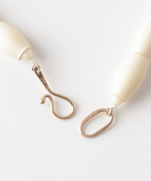 かぐれ（カグレ）の「Toile　DS BONE BEADS NECKLACE（ネックレス・レディース・NAT・50）」の6枚目の写真