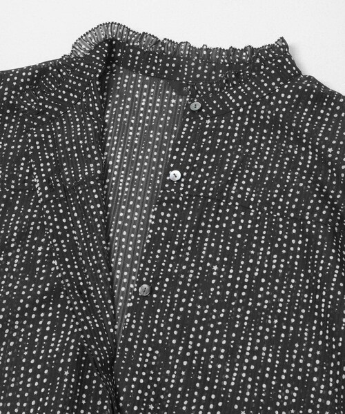 URBAN RESEARCH ROSSO（アーバンリサーチロッソ）の「『WEB/一部店舗限定』ウォッシャブルドットフリルネックブラウス（シャツ/ブラウス・レディース・OFF DOT/KHAKI DOT/BLACK DOT・Free）」の19枚目の写真