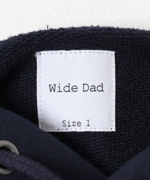 URBAN RESEARCH（アーバンリサーチ）の「Wide Dad　Dad SWEAT PARKA（パーカー・メンズ・D NAVY/RED・1/2）」の19枚目の写真
