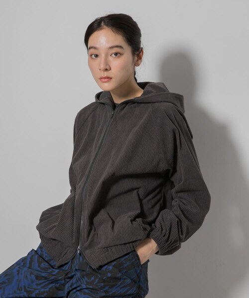 EKAL（エカル）の「SOLOTEX コーデュロイパーカー（パーカー・レディース・ブラック/モカグレー・One）」の15枚目の写真
