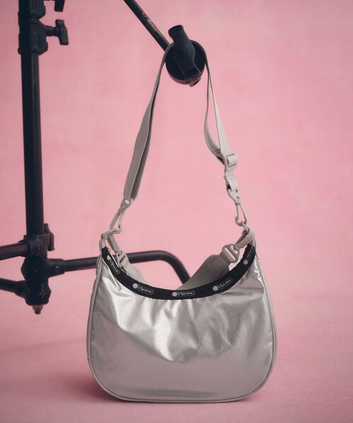 ADAM ET ROPE'（アダムエロペ）の「【LeSportsac for ADAM ET ROPE'】 PH N/S CONV HOBO (SHINE)（ショルダーバッグ・レディース・シルバー・F）」の8枚目の写真