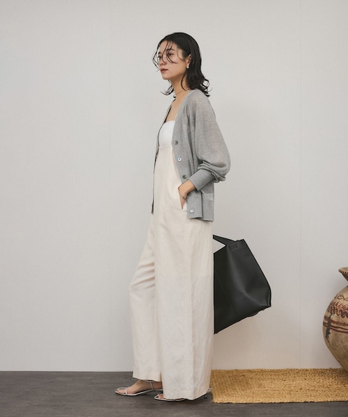 ADAM ET ROPE'（アダムエロペ）の「ブライトラメVネックシアーカーディガン［一部WEB限定カラー・手洗い可能］（カーディガン/ボレロ・レディース・ブラック/グレー/ピンク/ゴールド/シルバー/ライトグレー・F）」の16枚目の写真