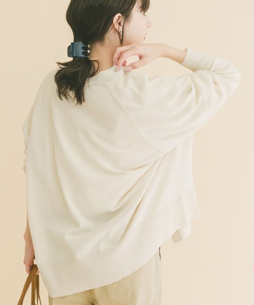 ITEMS URBANRESEARCH(アイテムズ アーバンリサーチ)の「『UVカット/洗濯可』Vネックオーバーカーディガン(楽着シリーズ)(ニット/セーター・レディース・OFF/RED/BEG/BLK・Free)」の8枚目の写真