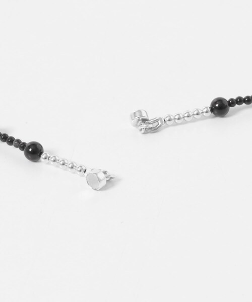 URBAN RESEARCH ROSSO（アーバンリサーチロッソ）の「LAPUIS　SV ROUND STONE NECKLACE（ネックレス・レディース・WHITE/BLACK・-）」の9枚目の写真