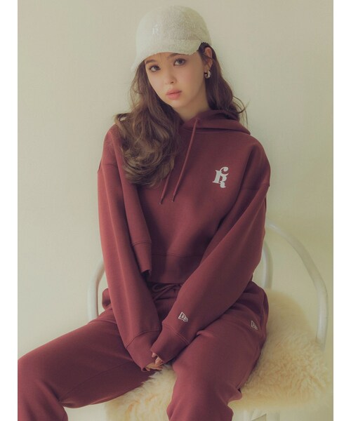 CALNAMUR（カルナムール）の「【CALNAMUR×NEW ERA®】SWEAT SHORT HOODIE CALNAMUR（パーカー・レディース・ミントグリーン/ブラウン・M/L/F）」の18枚目の写真