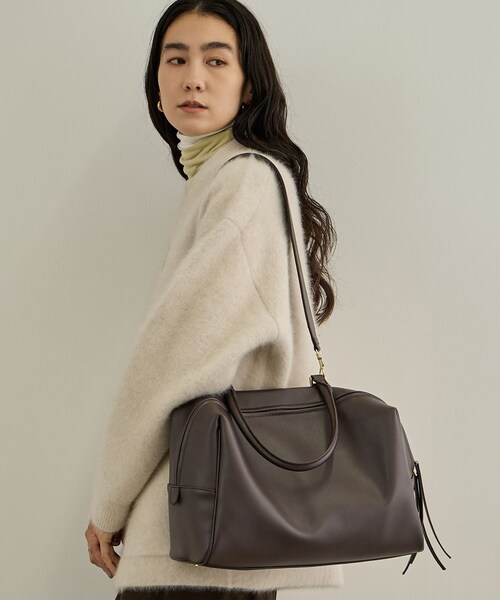 ADAM ET ROPE'(アダムエロペ)の「【WEB限定】スプリットレザーワンハンドルボストンバッグ / A4対応(ボストンバッグ・レディース・ブラック/ダークブラウン・F)」の12枚目の写真