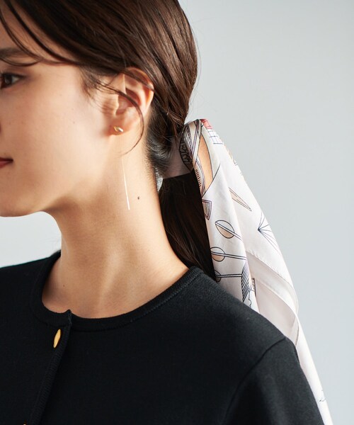 ROPE'（ロペ）の「ROPE'アーカイブパターンシルクスカーフ/Lサイズ（バンダナ/スカーフ・レディース・オフホワイト/ベージュ系/モスグリーン/ピンク系/ホワイト・F）」の3枚目の写真