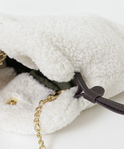 URBAN RESEARCH(アーバンリサーチ)の「ANABEL PURSE shoulder(ショルダーバッグ・レディース・SILVER/WHITE/D.KHAKI・-)」の6枚目の写真