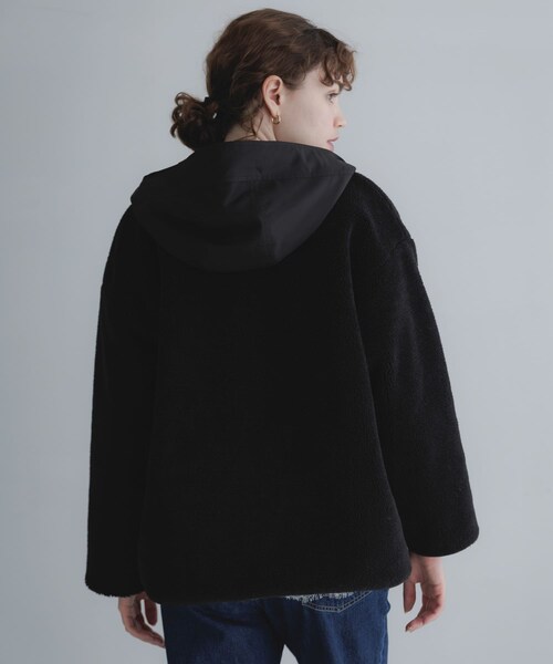 URBAN RESEARCH Sonny Label（アーバンリサーチサニーレーベル）の「リバーシブルボア撥水ショートコート（その他アウター・レディース・アイボリー/ブラック/チャコール・Free）」の21枚目の写真