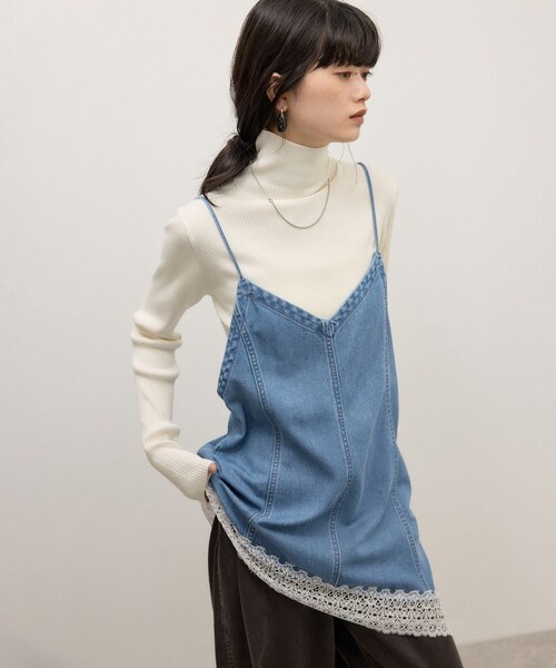 ADAM ET ROPE'(アダムエロペ)の「【WEB限定】レースコンビデニムキャミ(キャミソール・レディース・ブルー/サックス・F)」の12枚目の写真