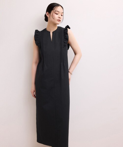 ADAM ET ROPE'（アダムエロペ）の「【WEB限定】フリルショルダーワンピース（ワンピース・レディース・ブラック/ベージュ・36/38）」の14枚目の写真