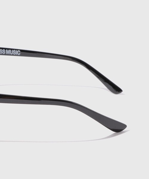 ADAM ET ROPE'(アダムエロペ)の「【ISNESS MUSIC/イズネス ミュージック】KENNY SUNGLASSES(サングラス・メンズ・ブラック/ライトグレー・F)」の8枚目の写真