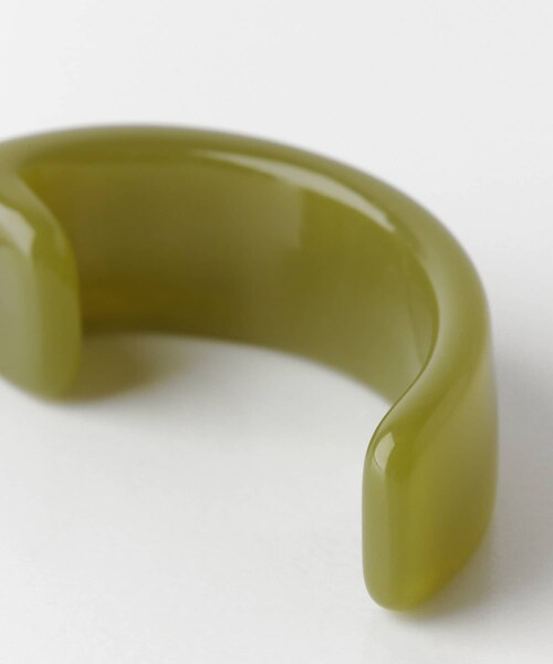 KBF（ケイビーエフ）の「アクリルBOWピアス∴（ピアス（両耳用）・レディース・KHAKI/IVORY・one/One）」の7枚目の写真