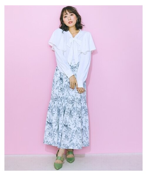 nissen（ニッセン）の「大きいサイズ 線画花柄プリントスカート marun（スカート・レディース・ブル―/ダークグリーン・L/LL/3L/4L/5L/6L/8L/10L）」の4枚目の写真