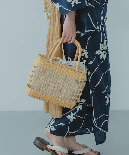 SENSE OF PLACE by URBAN RESEARCH(センスオブプレイスバイアーバンリサーチ)の「『WEB/一部店舗限定』ストローカゴバッグ(かごバッグ・レディース・OFF WHITE/BLACK/GRAY・One)」の3枚目の写真