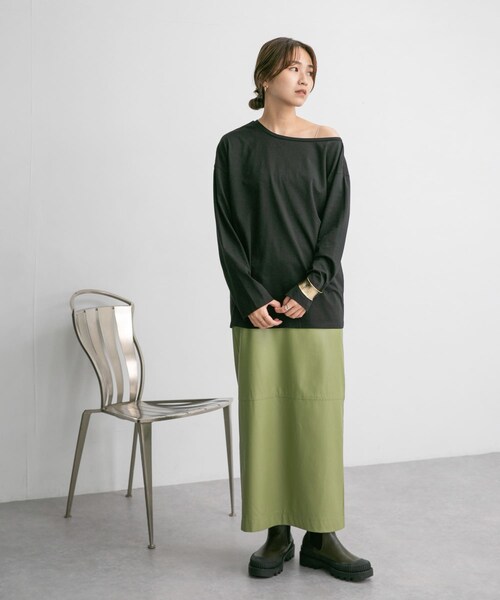 KBF(ケイビーエフ)の「アシメネックカットソー(Tシャツ/カットソー・レディース・OFF/BLUEGRAY/BLACK・one)」の17枚目の写真