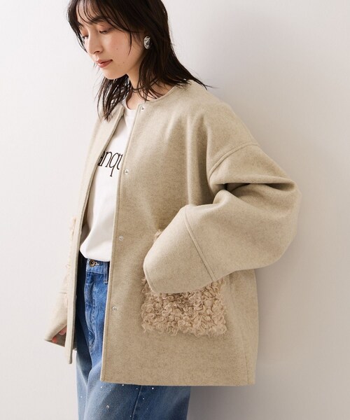 VIS（ビス）の「【WEB限定】ボアポケットノーカラーコート（その他アウター・レディース・チャコール/キナリ/ダークブラウン・F）」の2枚目の写真