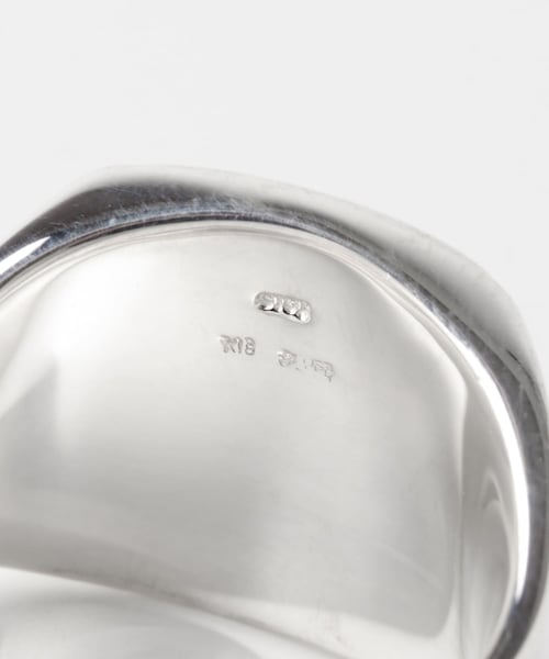 URBAN RESEARCH（アーバンリサーチ）の「GIGI　ARTEMIS SQUARE STONE RING（リング・メンズ・SV・17/19）」の5枚目の写真