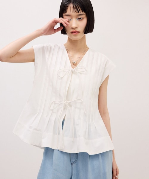 ADAM ET ROPE'（アダムエロペ）の「【定番】タックフレアジレブラウス（シャツ/ブラウス・レディース・ホワイト/ベージュ系/ネイビー系/ブラック・F）」の13枚目の写真