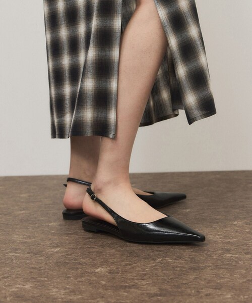 ADAM ET ROPE'（アダムエロペ）の「バックストラップパンプス（パンプス・レディース・ブラック/オフホワイト・23.0/23.5/24.0/24.5）」の7枚目の写真