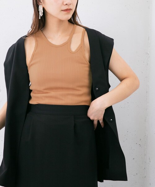 KBF（ケイビーエフ）の「アシメネックタンクトップ（タンクトップ・レディース・CHARCOAL/IVORY/ORG BROWN・one）」の13枚目の写真