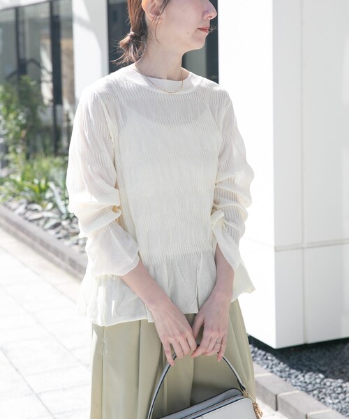 ITEMS URBANRESEARCH（アイテムズ アーバンリサーチ）の「シャーリングフレアスリーブニット（ニット/セーター・レディース・OFF/LVD/NVY・Free）」の6枚目の写真