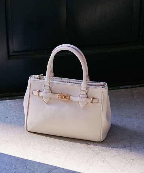 VIS（ビス）の「【新色追加】【2WAY】フロント金具3層トートバッグ（ショルダーバッグ・レディース・ブラック/キナリ/サックス/ベージュ・F）」の15枚目の写真