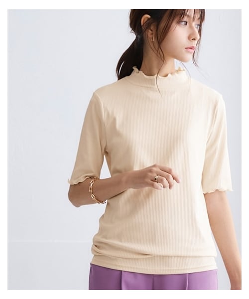 nissen（ニッセン）の「細リブハイネック5分袖カットソープルオーバー＜大きいサイズ有＞（Tシャツ/カットソー・レディース・黒/コーラルピンク/オフホワイト/エクリュ/オフホワイト×黒ボーダー/オフホワイト×黒系ボーダー/ネイビー×オフホワイト系ボーダー/スモーキーサックス/ライトグレー/チャコールブラウン/ハニーイエロー・S/M/L/LL/3L/4L/5L/6L/8L/10L）」の8枚目の写真