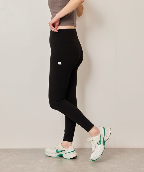 NERGY（ナージー）の「【VUORI】AllTheFeels Legging スポーツレギンス（レギンス/スパッツ・レディース・ブラック/ネイビー/パープル・M/S）」の2枚目の写真