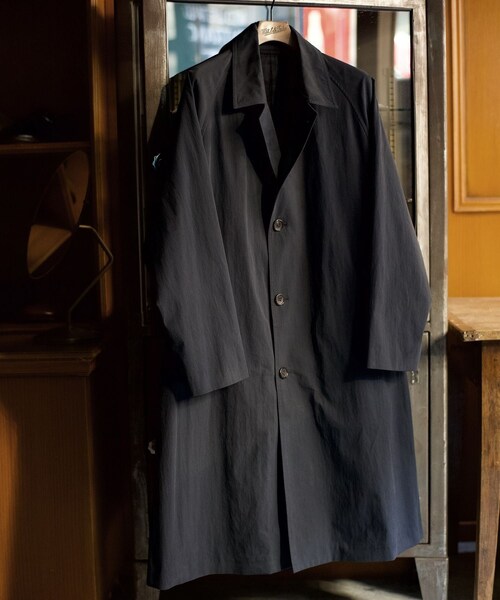 ADAM ET ROPE'（アダムエロペ）の「COTTON GABARDINE COAT（ステンカラーコート・メンズ・カーキ/ネイビー・L/M）」の7枚目の写真