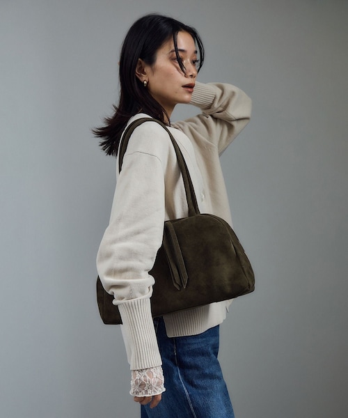 ADAM ET ROPE'(アダムエロペ)の「【EC限定】スウェードライクソフトミドルボストン(ボストンバッグ・レディース・キャメル/カーキ・F)」の9枚目の写真