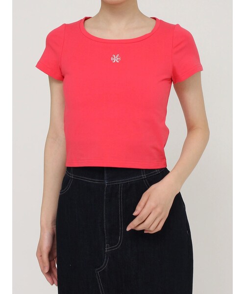 MERCURYDUO（マーキュリーデュオ）の「エンブロイダリーワンポイントロゴTシャツ（Tシャツ/カットソー・レディース・オフホワイト/ブラック/レッド・F）」の10枚目の写真