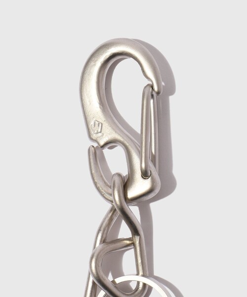 ADAM ET ROPE'（アダムエロペ）の「【NL/ニール】Rick 2.0（キーホルダー・メンズ・シルバー・F）」の3枚目の写真