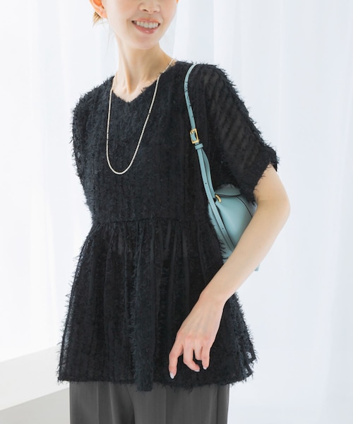 URBAN RESEARCH ROSSO（アーバンリサーチロッソ）の「シアージャガードペプラムブラウス（シャツ/ブラウス・レディース・OFF WHITE/BLACK・FREE）」の2枚目の写真