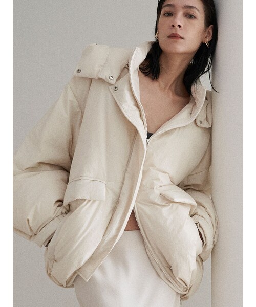 ELENDEEK（エレンディーク）の「OVER FORM DOWN CT（ダウンジャケット/コート・レディース・アイボリー/ライトグレー/ブラック・F）」の4枚目の写真