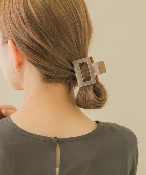 SMELLY（スメリー）の「スクエアマットカラーバンス（バレッタ/ヘアクリップ・レディース・BEG/BLU・-）」の13枚目の写真