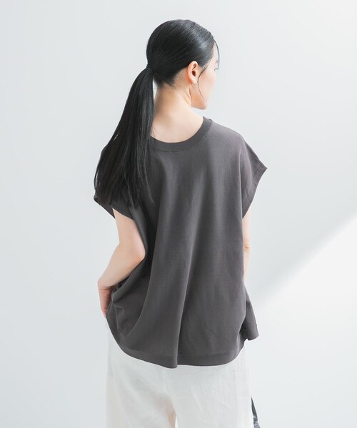 URBAN RESEARCH（アーバンリサーチ）の「『UVカット』2WAYフレンチスリーブニット（ニット/セーター・レディース・OFF/BEIGE/CHARCOAL/NAVY・FREE）」の19枚目の写真
